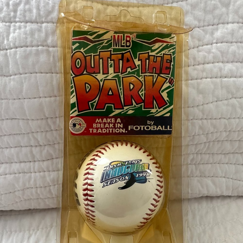 Devil Rays Inaugural Season 1998 Base Ball MLB in Casing NIB
